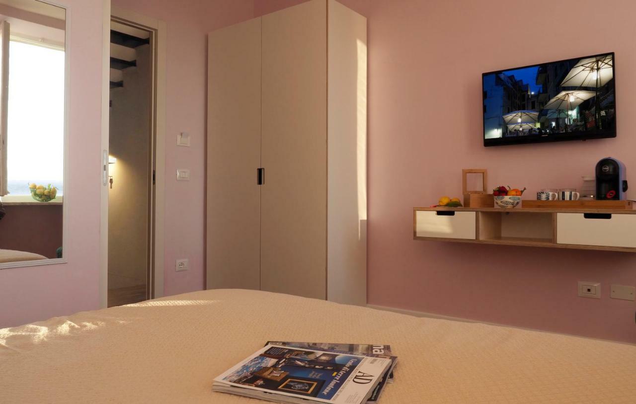 Ai Pesci Room Rental ริโอมัจโจเร ภายนอก รูปภาพ